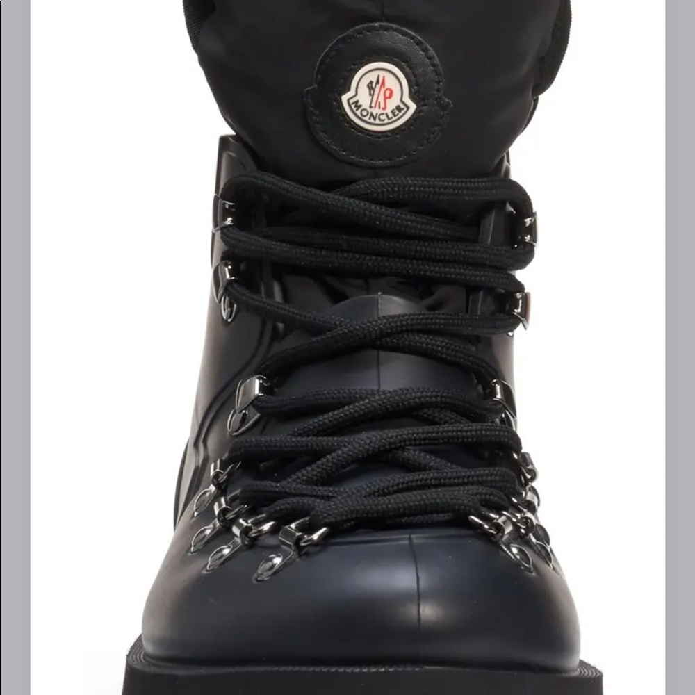 Hold! Moncler Inaya size 39 women puffer boot EUC - Picture 2 of 16